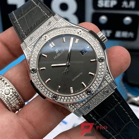 Thay dây đồng hồ Hublot 